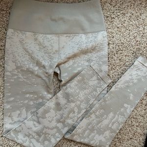 Never worn Fabletics leggings. XS